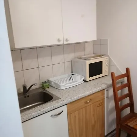 Badacsonyi Ifjusagi Kekturas- Privat Berlemeny