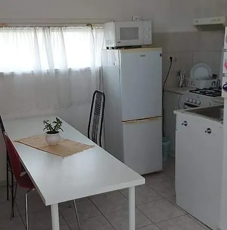 Badacsonyi Ifjusagi Kekturas- Privat Berlemeny * Badacsonytomaj