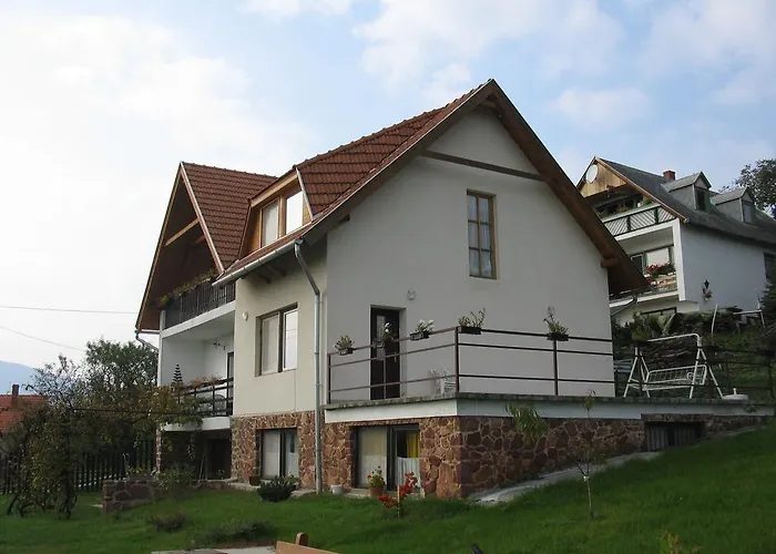 Kéktúrás-tóra Nyíló Badacsonyi Privát Bérlemény