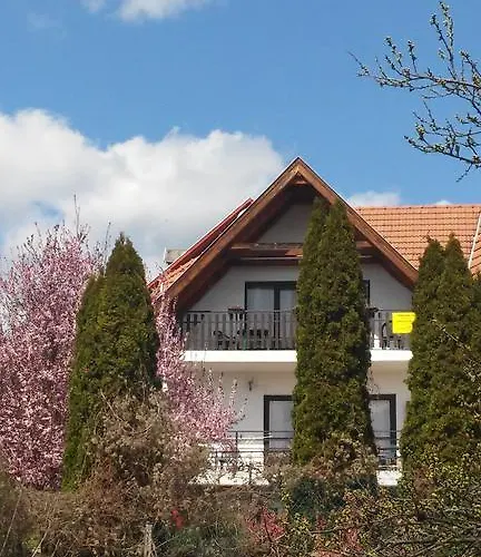 Kéktúrás-tóra Nyíló Badacsonyi Privát Bérlemény Appartement
